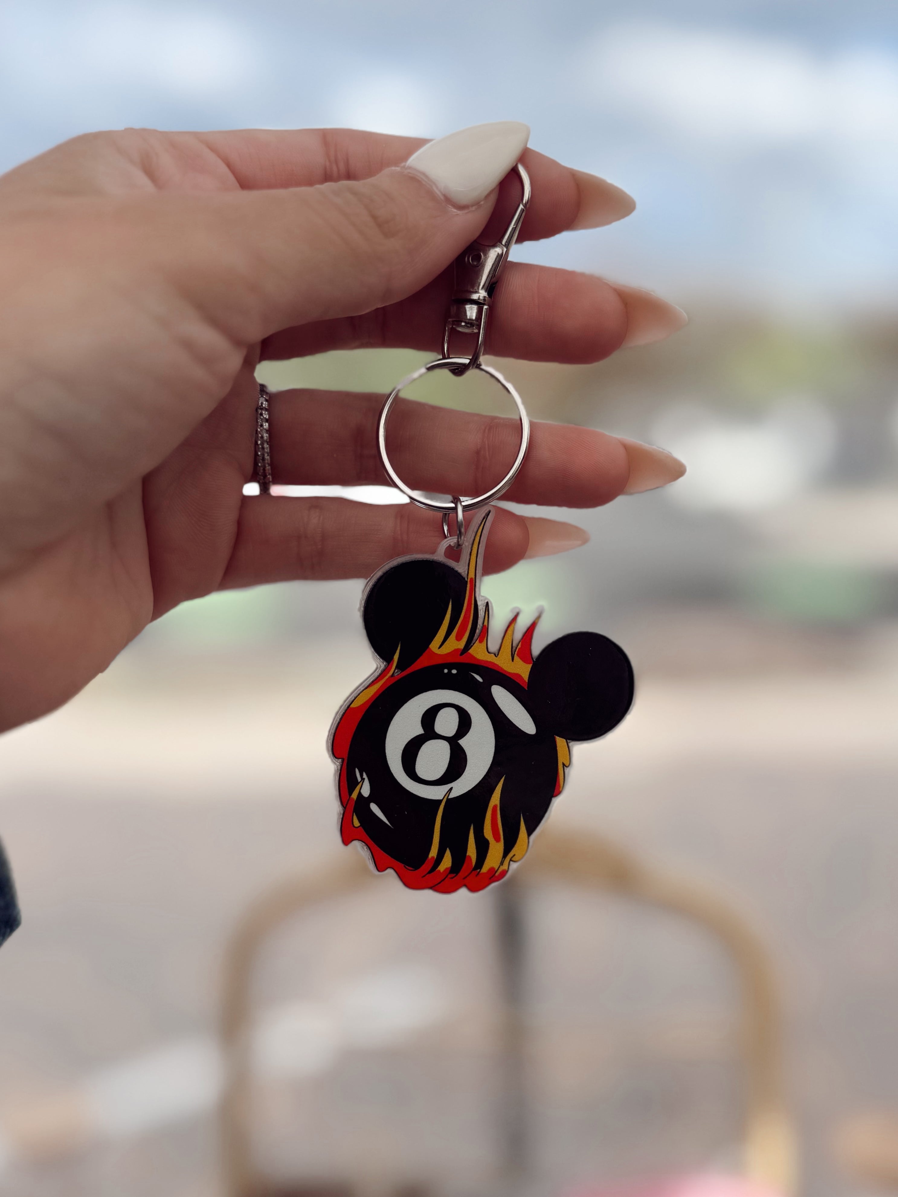 MAGIC 8 BALL KEYCHAIN/BAG CHARM